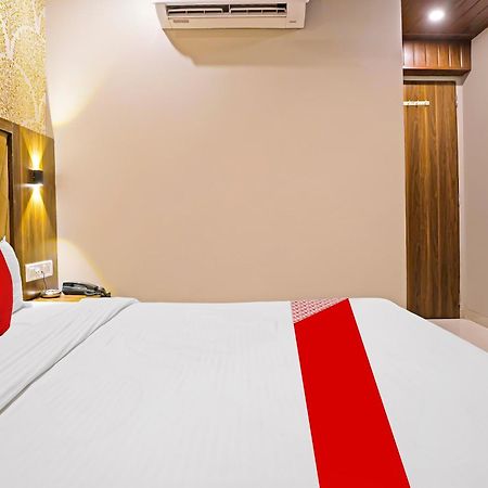 Super Hotel O Homestay Andheri East Mumbai Exteriör bild