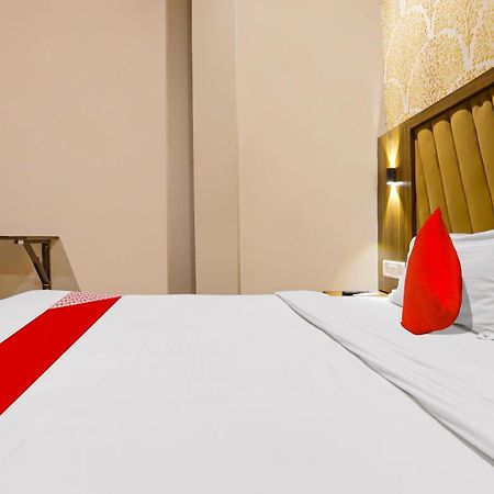 Super Hotel O Homestay Andheri East Mumbai Exteriör bild