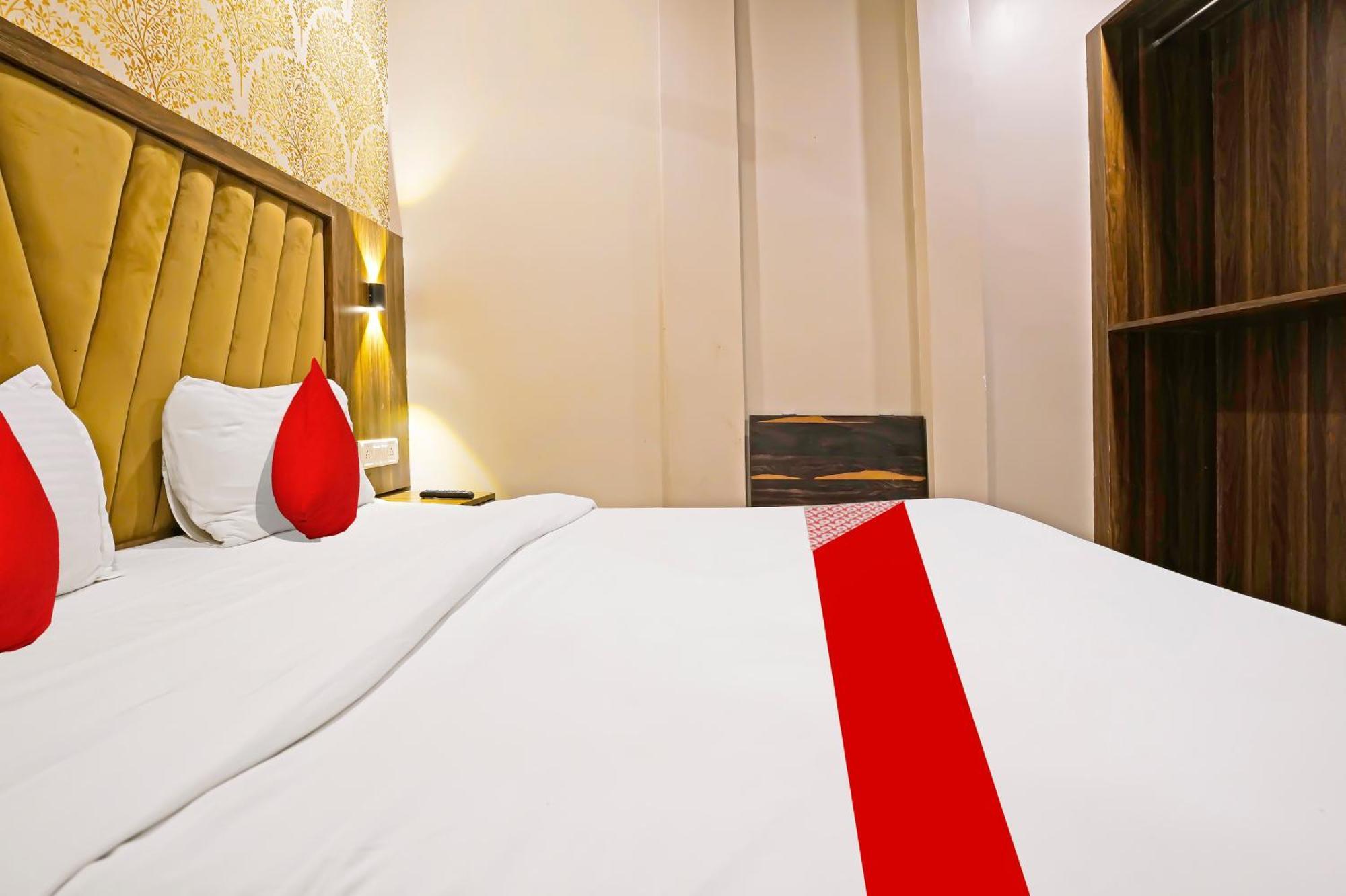 Super Hotel O Homestay Andheri East Mumbai Exteriör bild