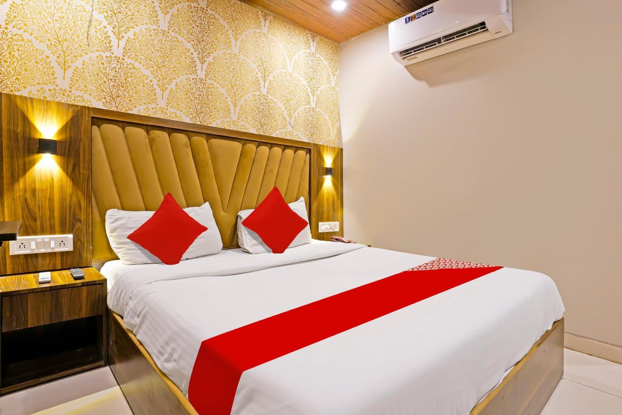 Super Hotel O Homestay Andheri East Mumbai Exteriör bild