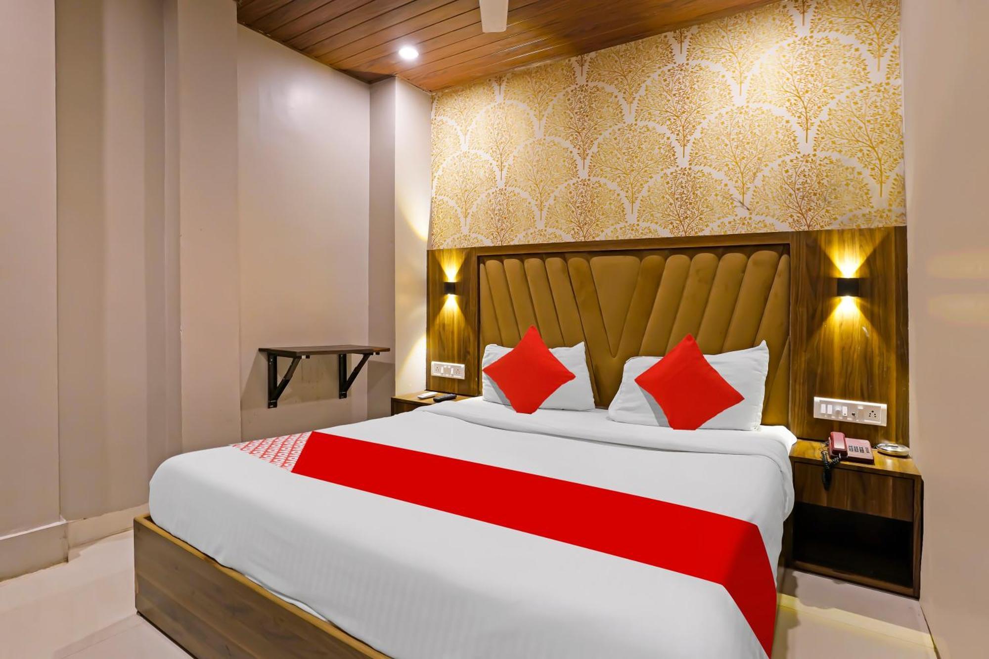 Super Hotel O Homestay Andheri East Mumbai Exteriör bild