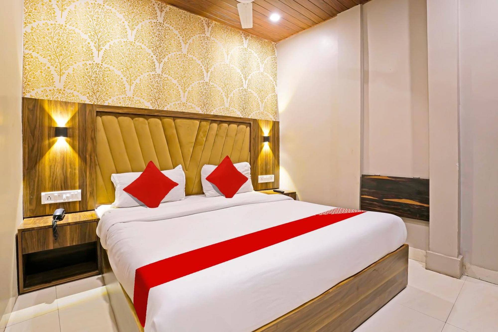 Super Hotel O Homestay Andheri East Mumbai Exteriör bild