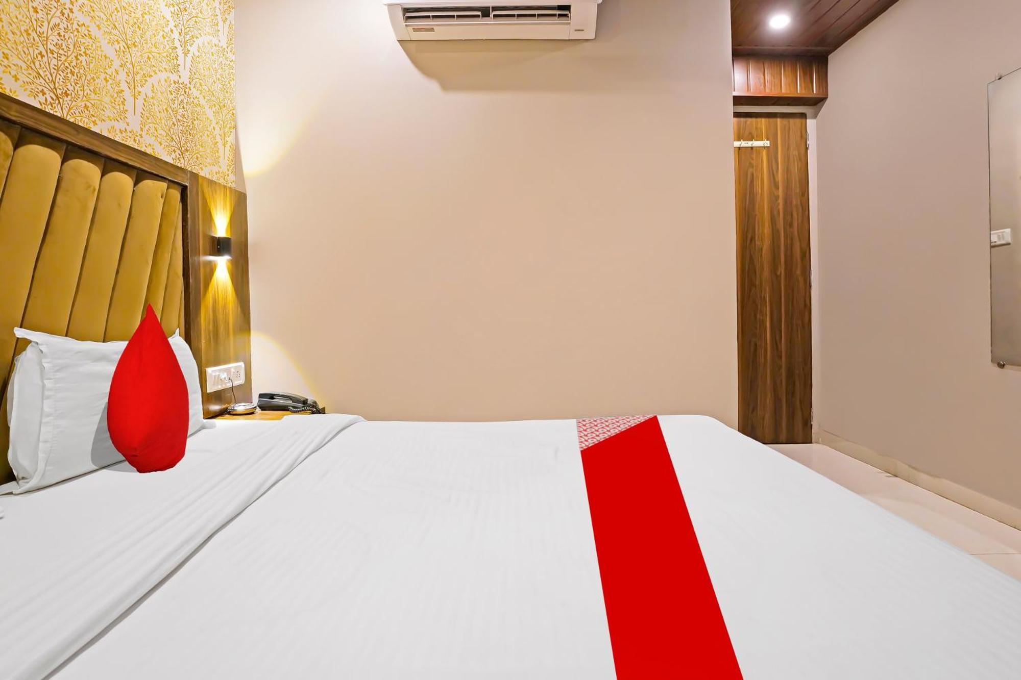 Super Hotel O Homestay Andheri East Mumbai Exteriör bild