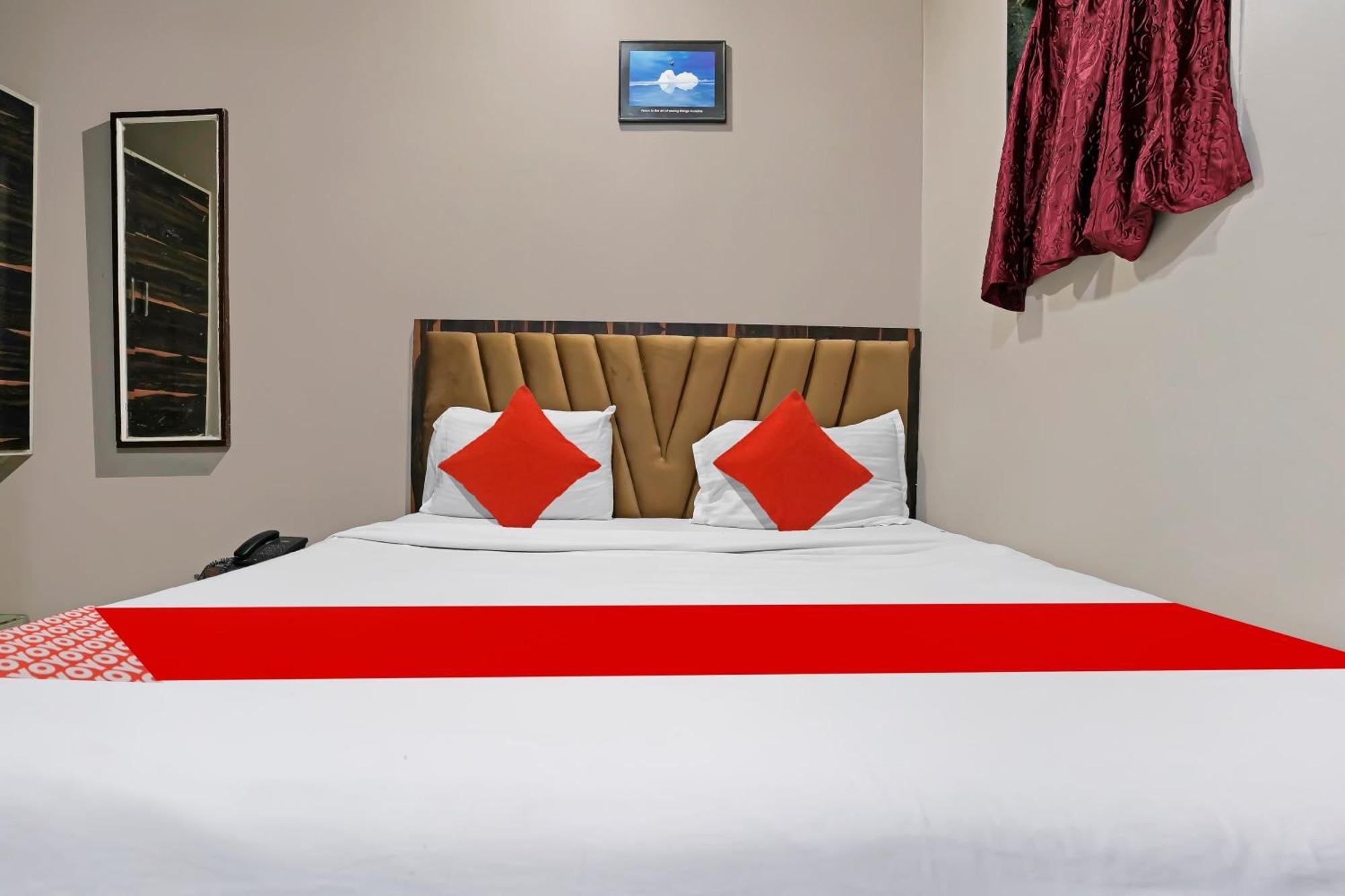 Super Hotel O Homestay Andheri East Mumbai Exteriör bild